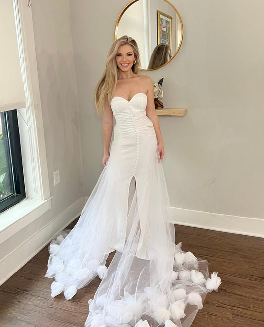 Tulle Roses on Wedding Train, Detachable Tulle Wedding Train with Roses, Floral Whimsical Wedding train, Garden party wedding outfit, romantic wedding dress, maggie sorento wedding train, tulle 3d flowers on wedding train
