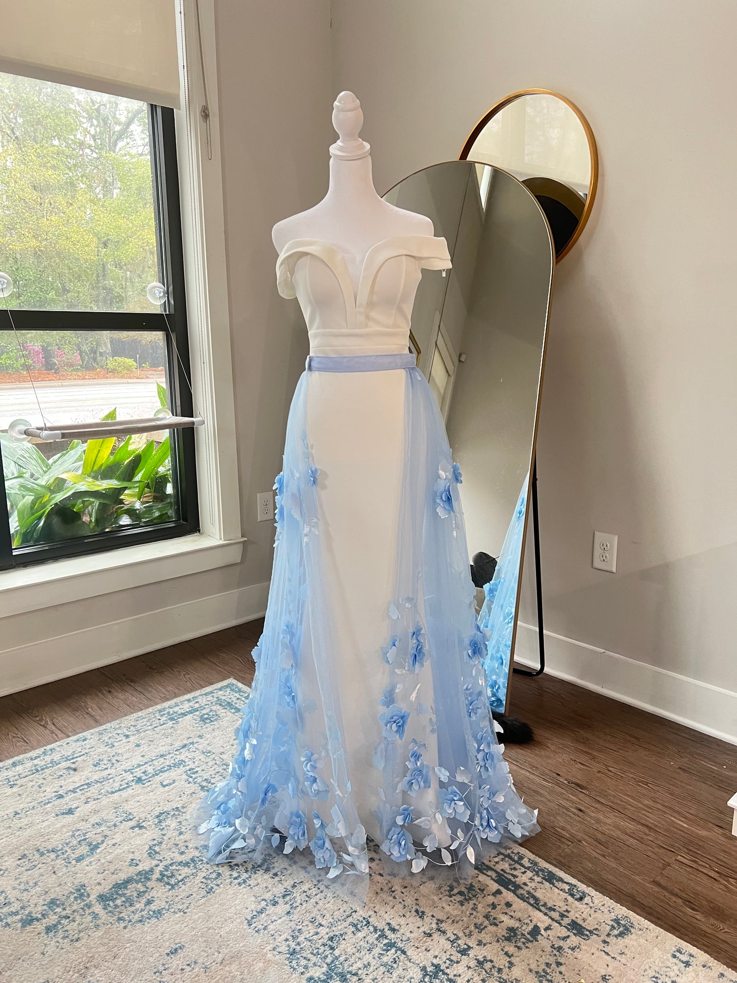 3D flowers appliques detachable wedding train, 3D flowers detachable bridal overskirt, baby blue wildflowers floor length wedding skirt, cheap bridal wedding skirt, floral detachable wedding skirt, bridal skirt