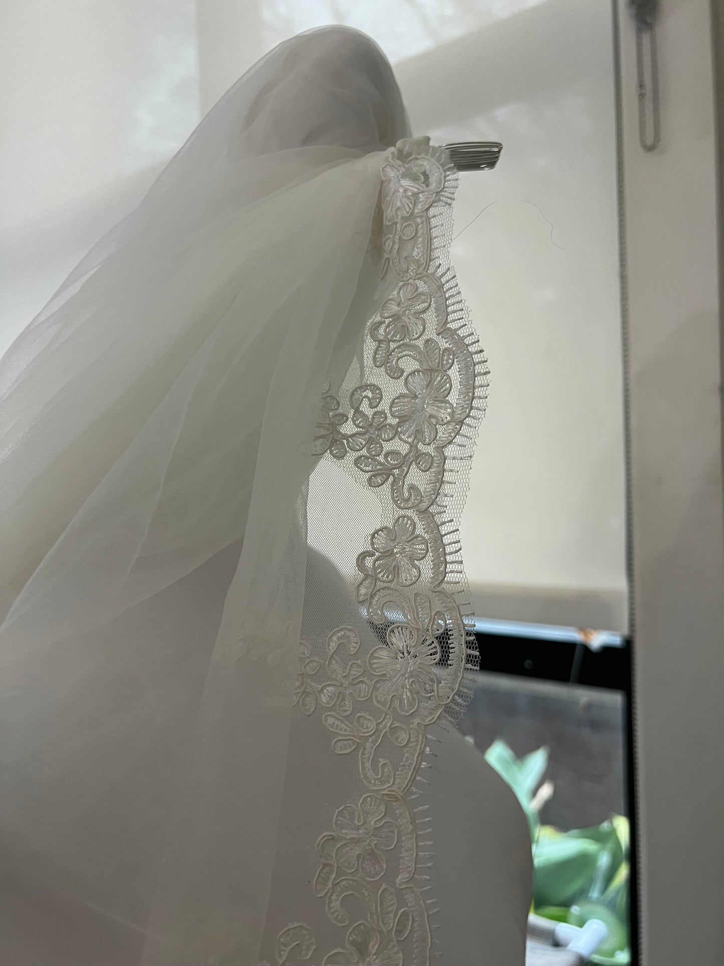 Romantic Chantilly All Lace Trim Cathedral Length Spanish Bridal Veil