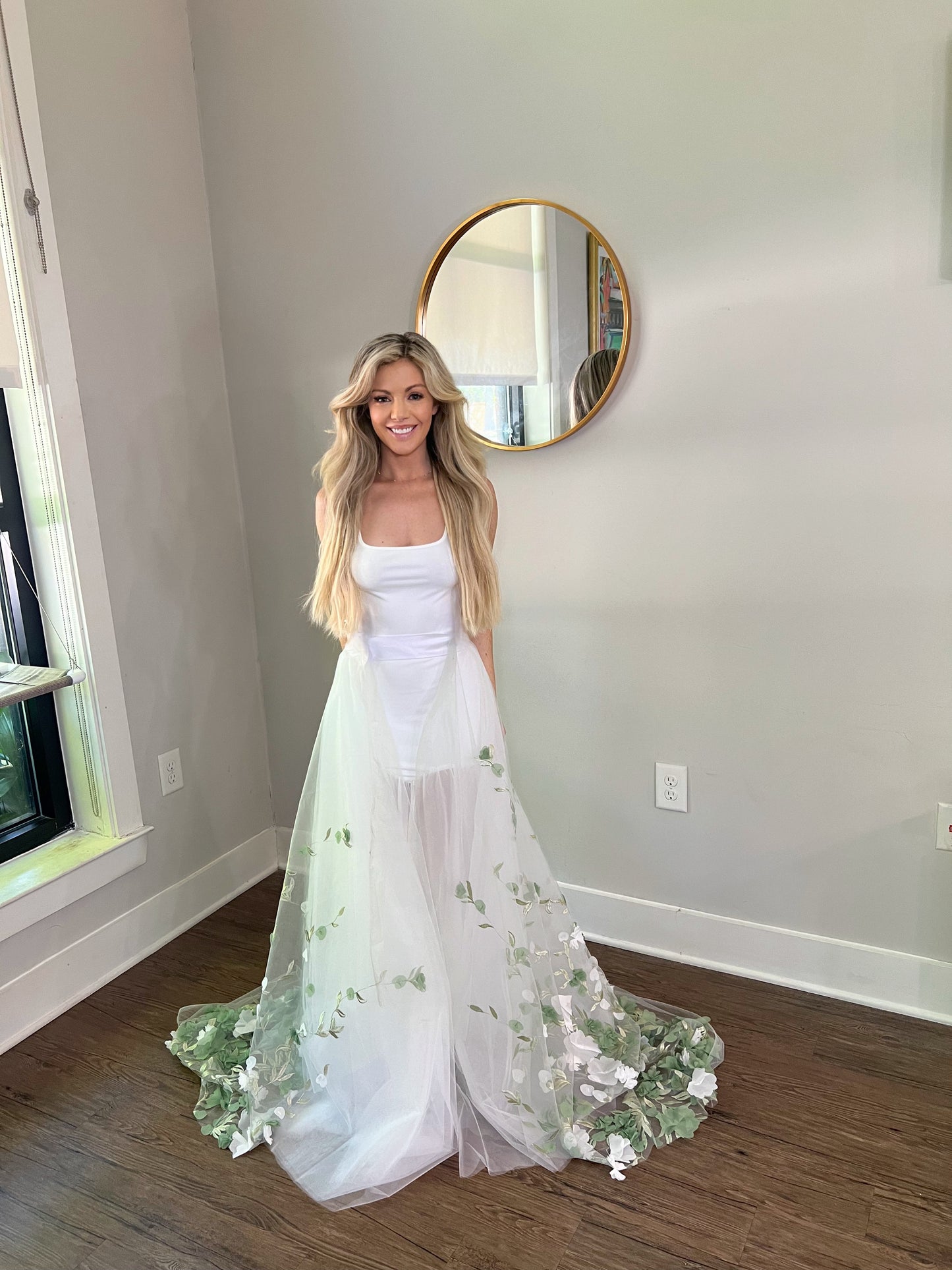 Tulle PHotoshoot skirt with flowers, tulle wedding train with flowers on it, green and white ombre tulle with flowers
