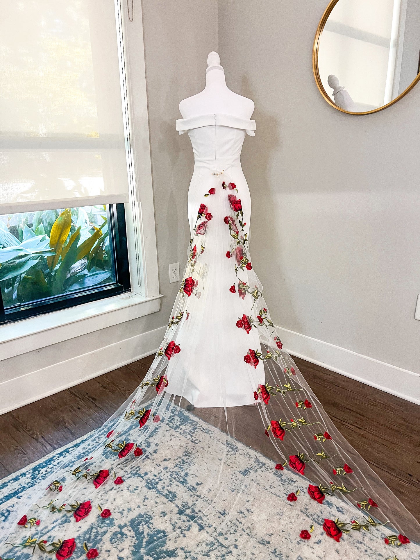 Wedding Dress Two Piece -White Sweetheart Neckline Wedding Dress with Detachable Train with Roses