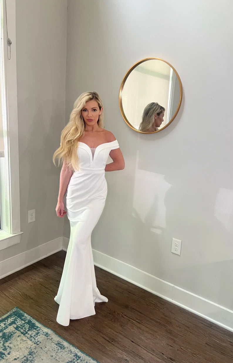 Form fitting luxurious wedding gown, stretch material bridal dress