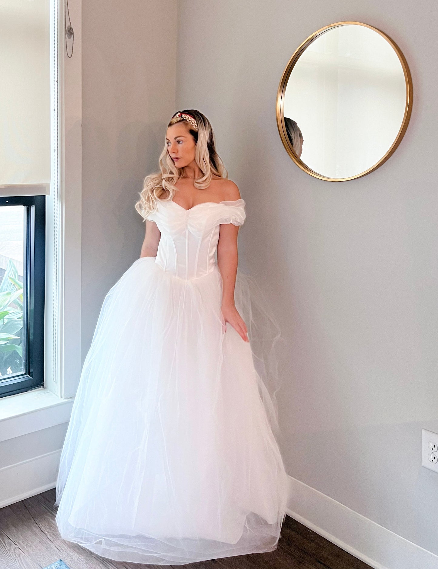 Pristine White Ballgown custom Color Wedding Gowns. Tulle Ballgown Gown and Tulle off Shoulder Sleeves Wedding Gown