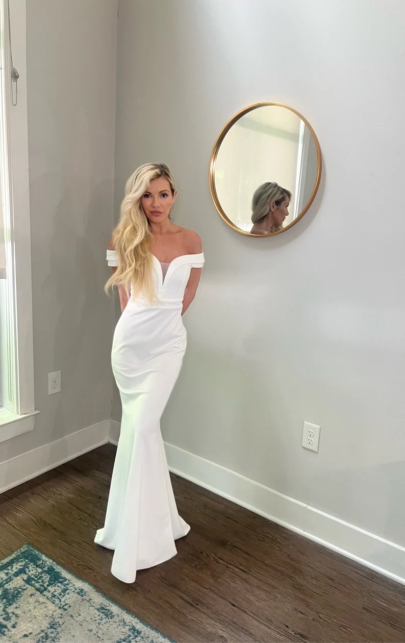 Elegant Mermaid/Trumpet Dresses: Fit-and-Flare Wedding Dresses