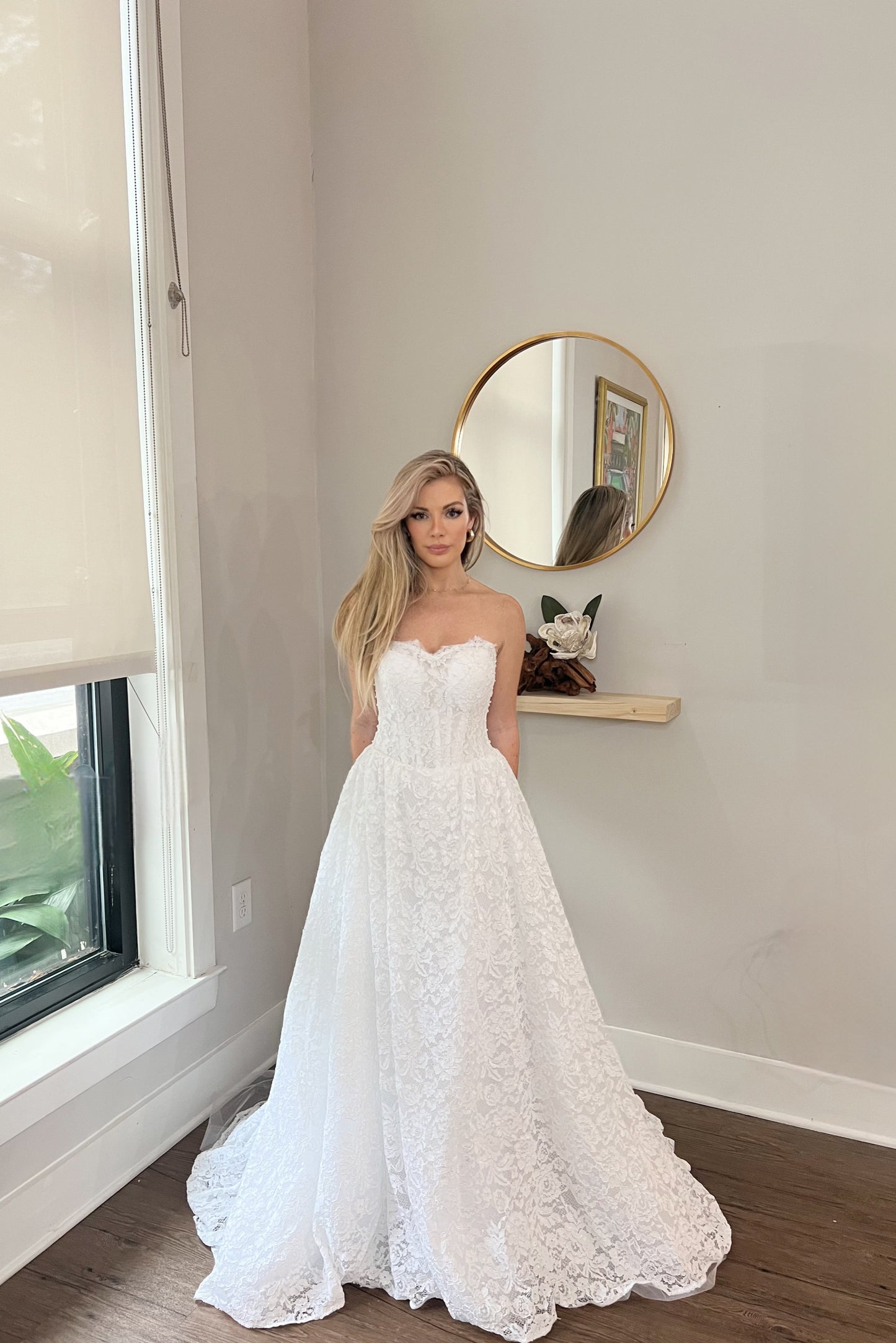 Elegant Lace Ballgown Wedding Dress – Strapless Bridal Perfection