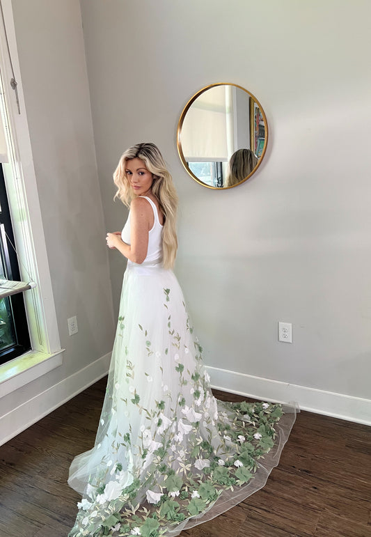 Green and White Ombre Floral Wedding Train, Floral Overskirt, Green and White Flowers Wedding Train, Removable Wedding Skirt, Detachable Wedding Train, Detach Bridal Skirt, Wedding Skirt Overlay