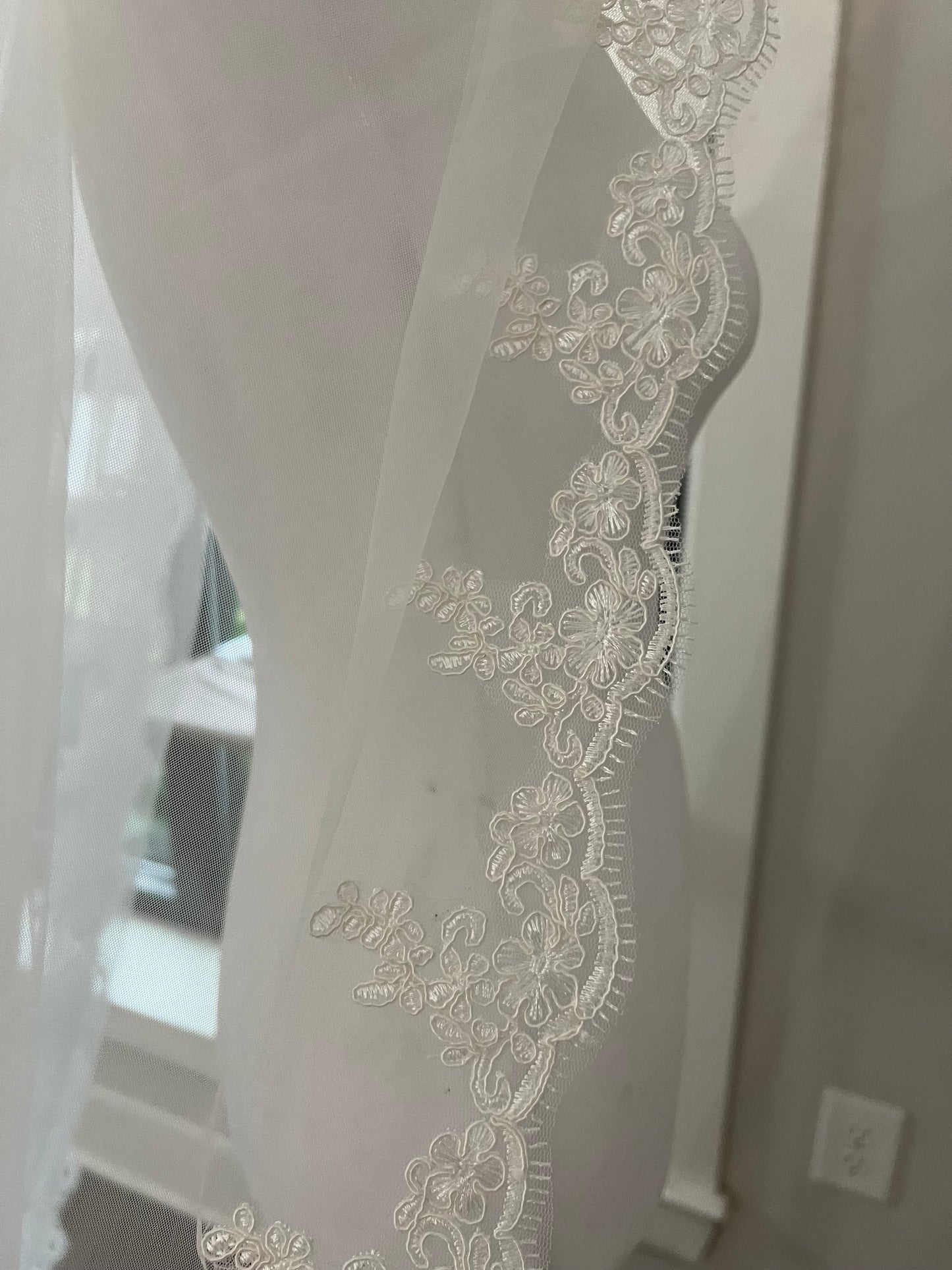 Romantic Chantilly All Lace Trim Cathedral Length Spanish Bridal Veil