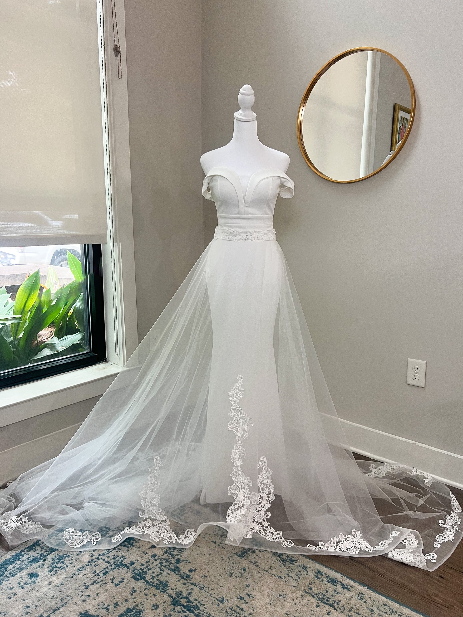 High Waist Embroidered Trim Full Bridal Overskirt with Long Train (2 layers of Tulle) M / Black High Waist Embroidered Trim Full Bridal Overskirt with Long Train (2 layers of Tulle) M / Black