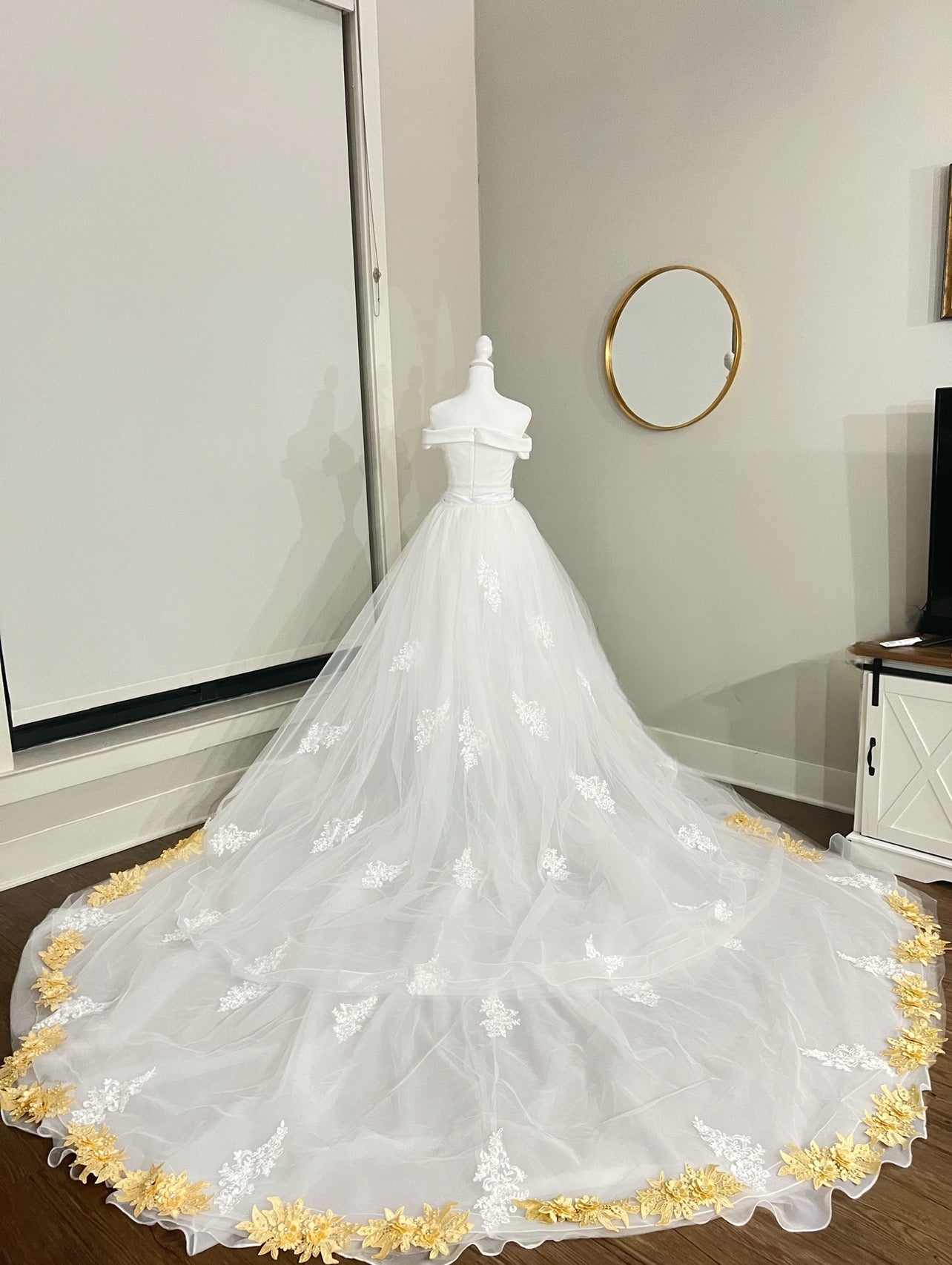 Very long cathedral length wedding train, affordable custom made wedding gown. bridal gown, bridal dress, cheap wedding dresses, wedding trains, detachable wedding train