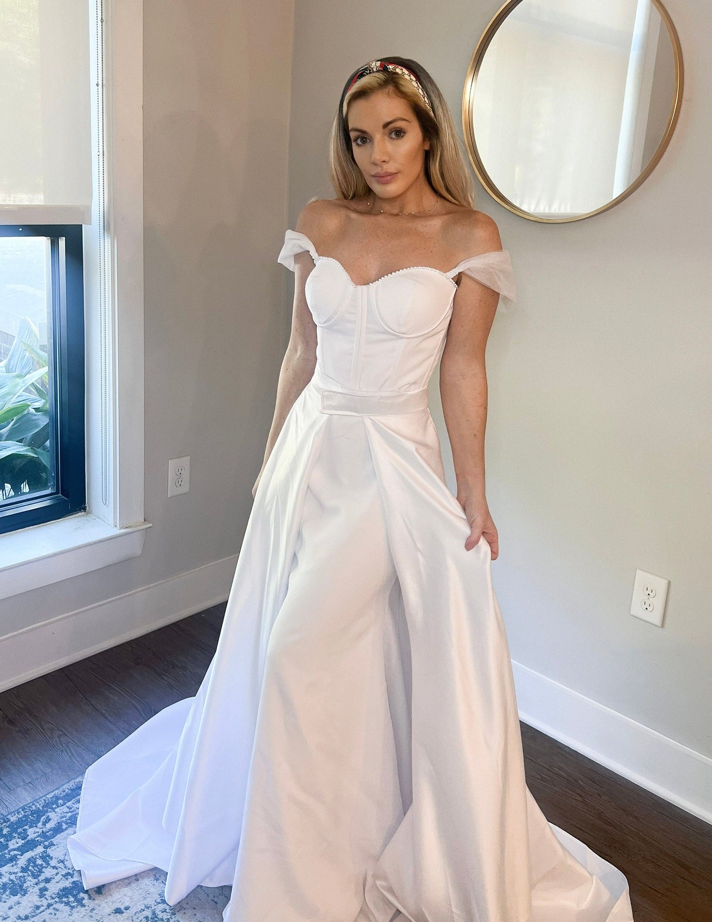 Elegant Mermaid Wedding Dress Sweep Train Removable Satin Skirt